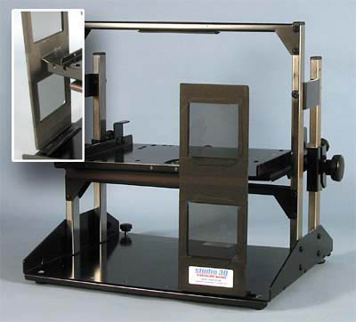 Dual stand with polarizers